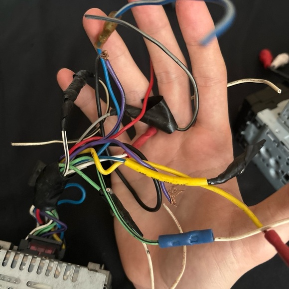 SONY CDX-GT06 FM/AM Compact Disc Player 12V Untested Drive S Xplod 100db+ - Picture 9 of 11